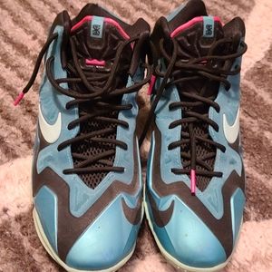 USED NIKE LEBRON XI 11 GS SOUTH BEACH YOUTH SIZE 7
